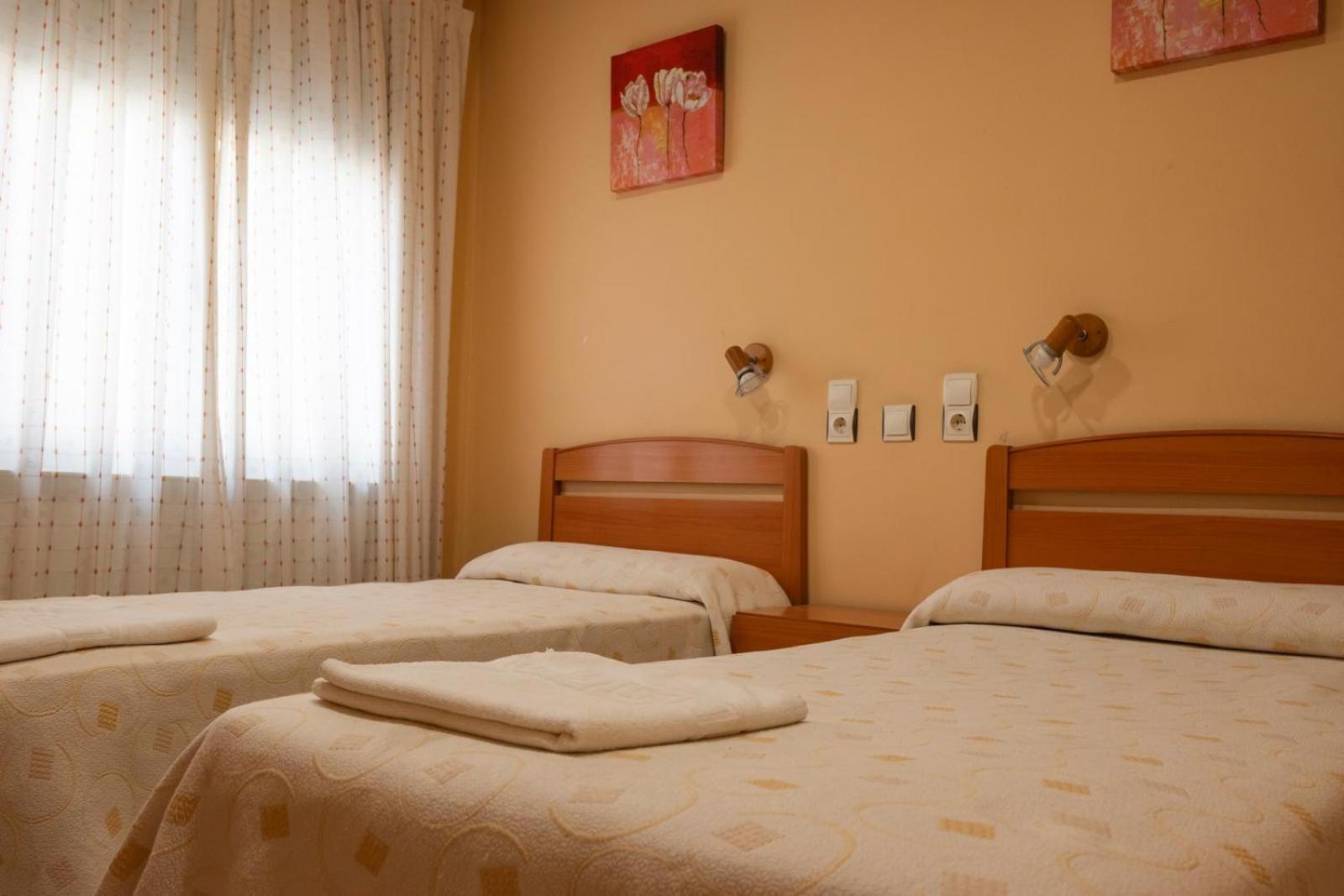 Pinseque Pension Discoves מראה חיצוני תמונה